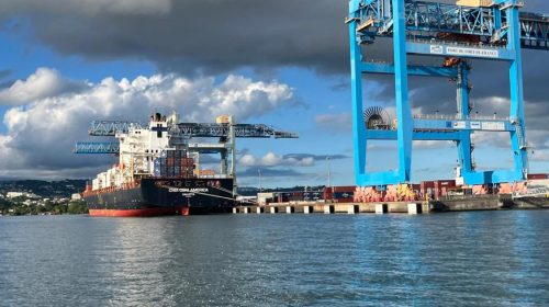 Grand Port maritime de Martinique : deux navires déroutés vers la Guadeloupe par la grève des portiqueurs