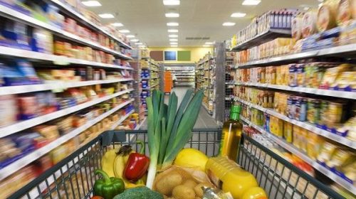 Vie chère en Martinique : Une différence limitée avec l'Hexagone, sauf dans le secteur logistique, selon l'IEDOM