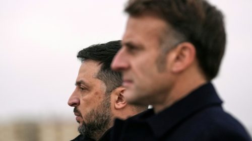Macron et Zelensky signent un accord d'armement jugé "historique" par Kiev