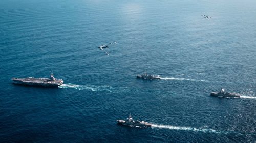 Un porte-avions américain arrive en mer des Caraïbes, en pleine crise avec le Venezuela