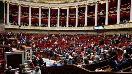 Mutation des fonctionnaires originaires des Outre-Mer : le ministre ouvert à la discussion « au cas par cas »