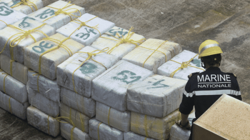 2,3 tonnes de cocaïne interceptées en mer : huit trafiquants arrêtés et écroués à Fort-de-France