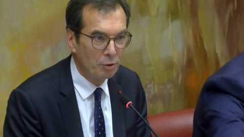 Apprentissage : le ministre du Travail "veut faire quasiment aussi bien avec un peu moins"